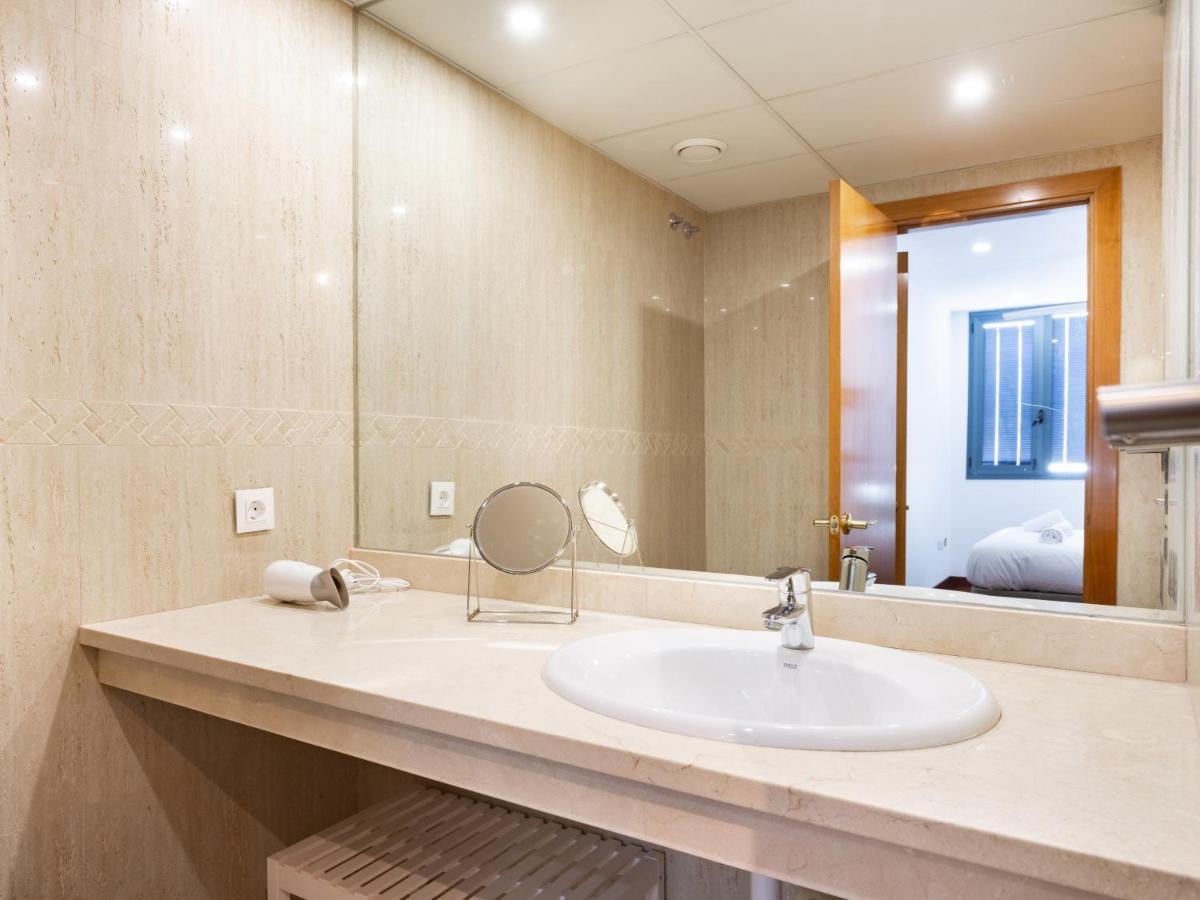 Live Cruz Tower Apartment *